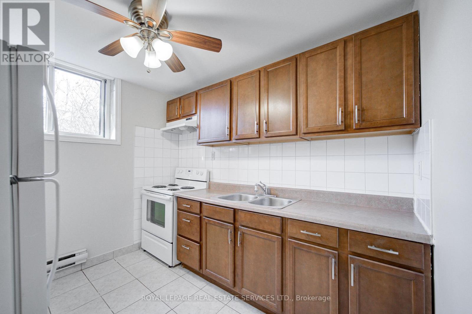 












1A - 2329 BELYEA STREET

,
Oakville,




Ontario
L6L1N4

