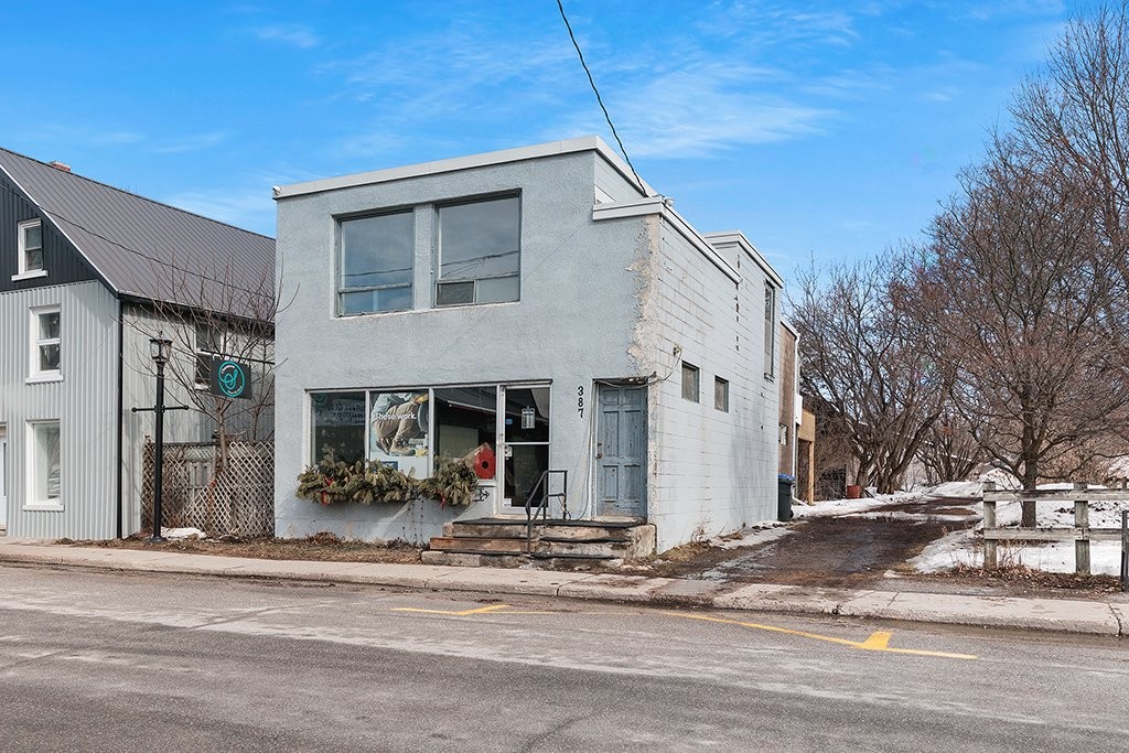 









387


Rue Main

,
Shawville,




QC
J0X2Y0

