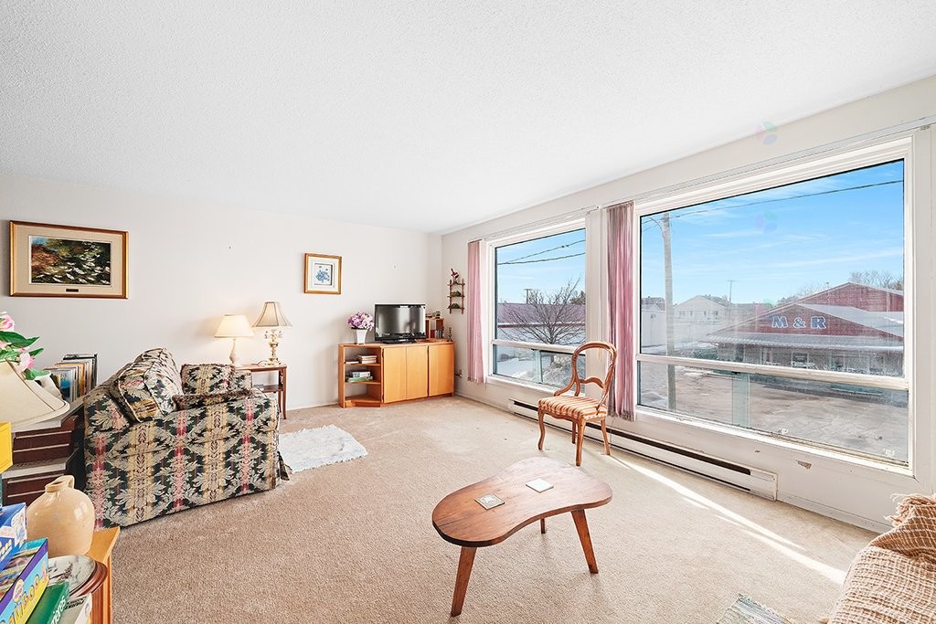 









387


Rue Main

,
Shawville,




QC
J0X2Y0

