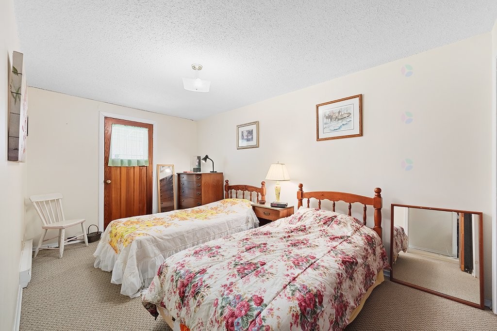 









387


Rue Main

,
Shawville,




QC
J0X2Y0

