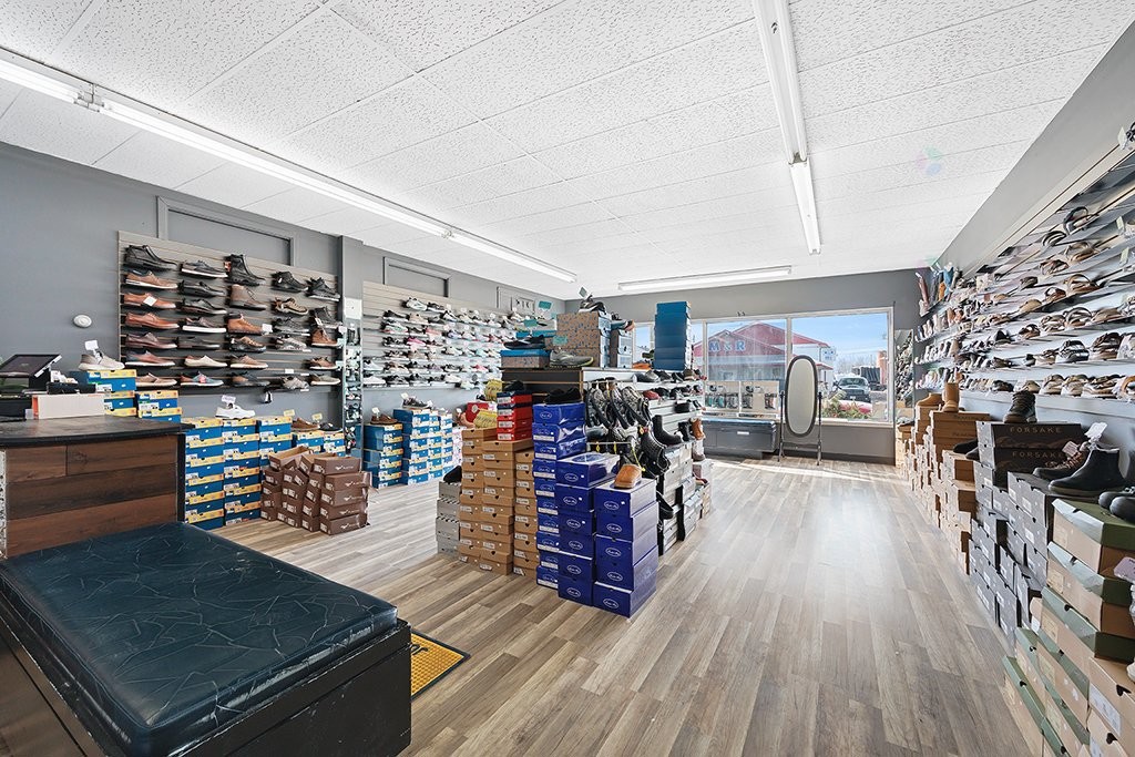 









387


Rue Main

,
Shawville,




QC
J0X2Y0

