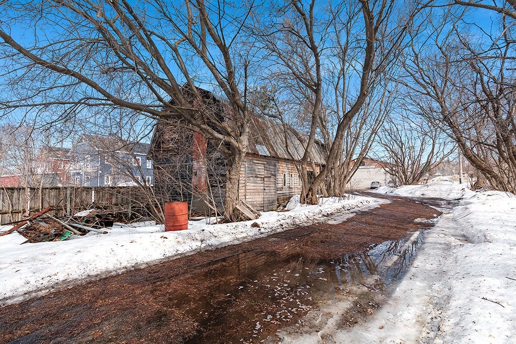 









387


Rue Main

,
Shawville,




QC
J0X2Y0

