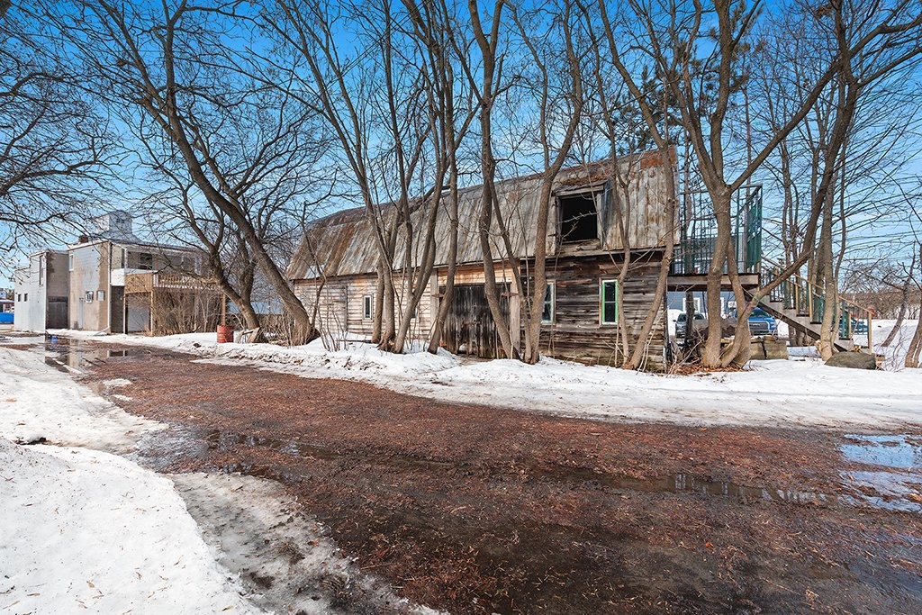 









387


Rue Main

,
Shawville,




QC
J0X2Y0

