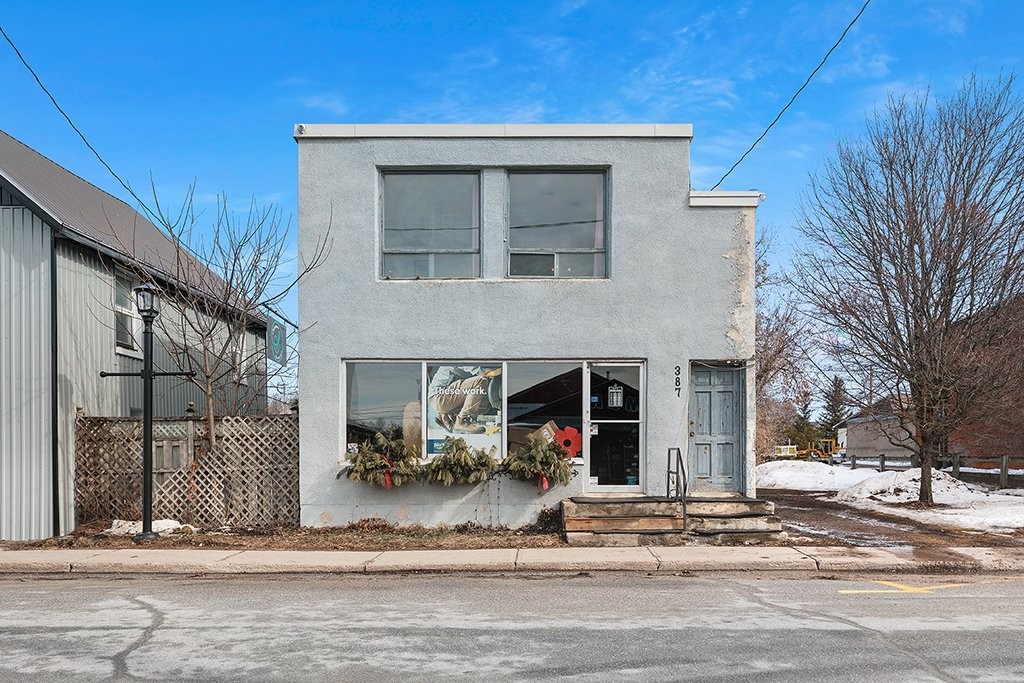 









387


Rue Main

,
Shawville,




QC
J0X2Y0

