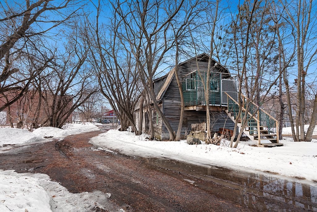 









387


Rue Main

,
Shawville,




QC
J0X2Y0

