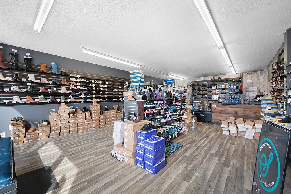 









387


Rue Main

,
Shawville,




QC
J0X2Y0

