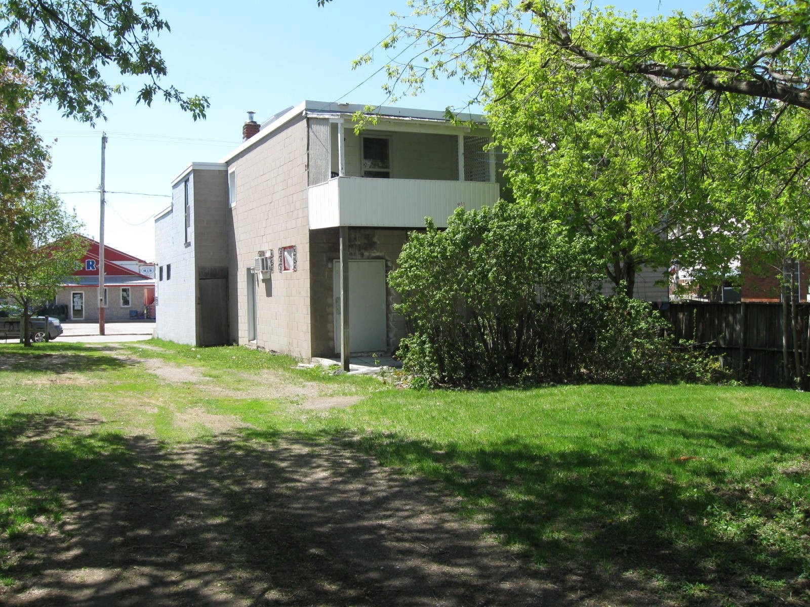 









387


Rue Main

,
Shawville,




QC
J0X2Y0

