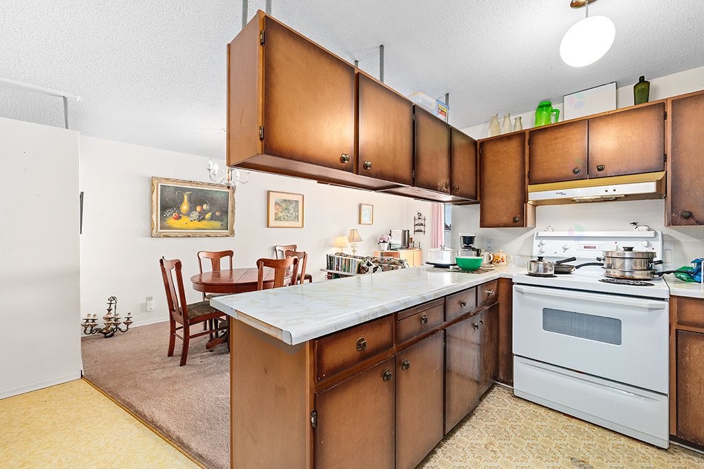 









387


Rue Main

,
Shawville,




QC
J0X2Y0

