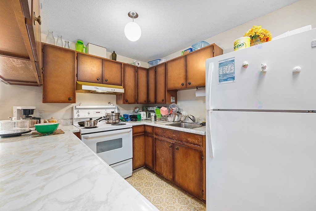 









387


Rue Main

,
Shawville,




QC
J0X2Y0

