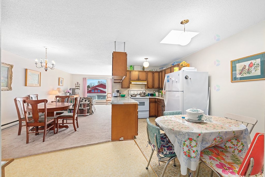 









387


Rue Main

,
Shawville,




QC
J0X2Y0

