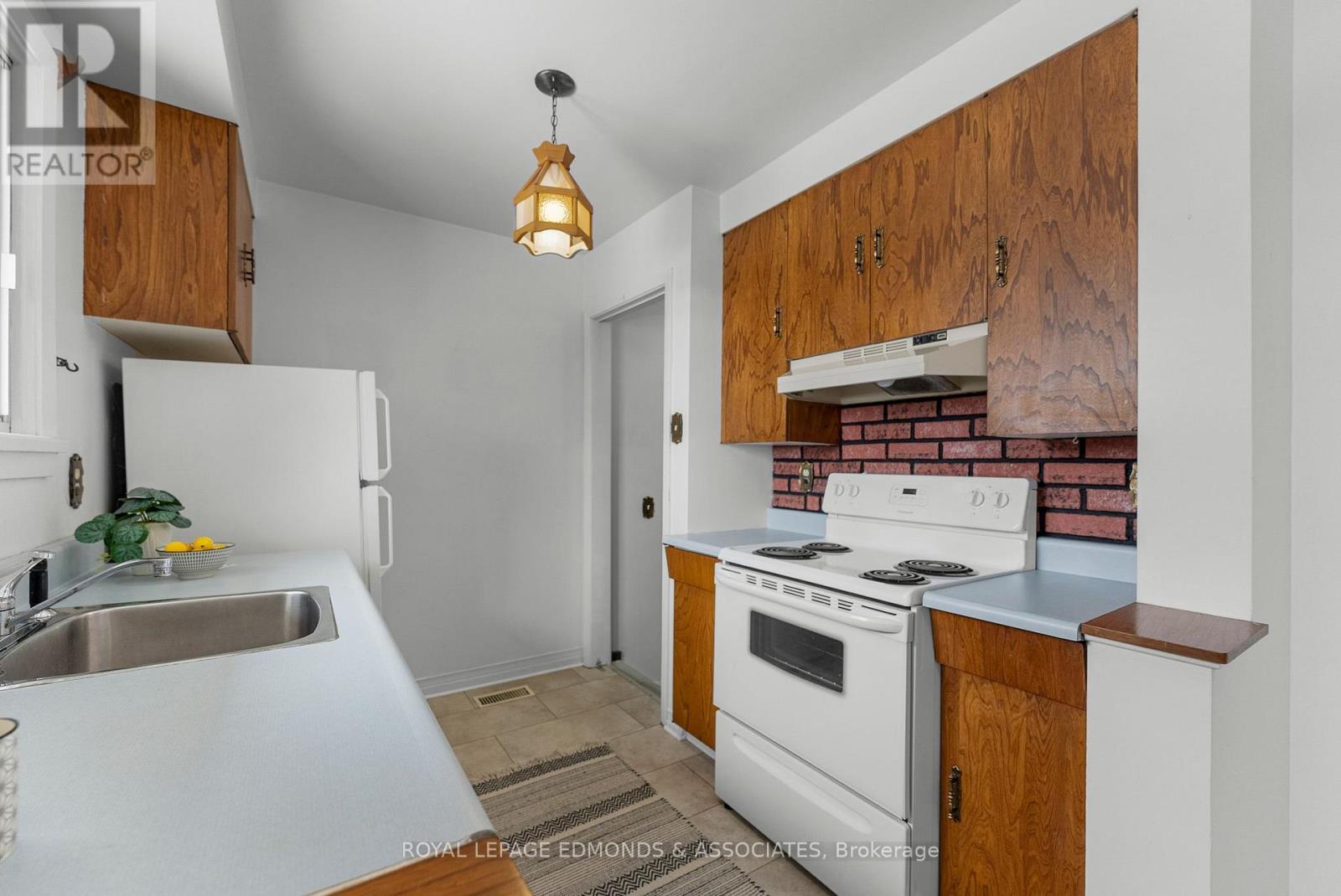 












90 DEACON STREET

,
Pembroke,




Ontario
K8A2J4

