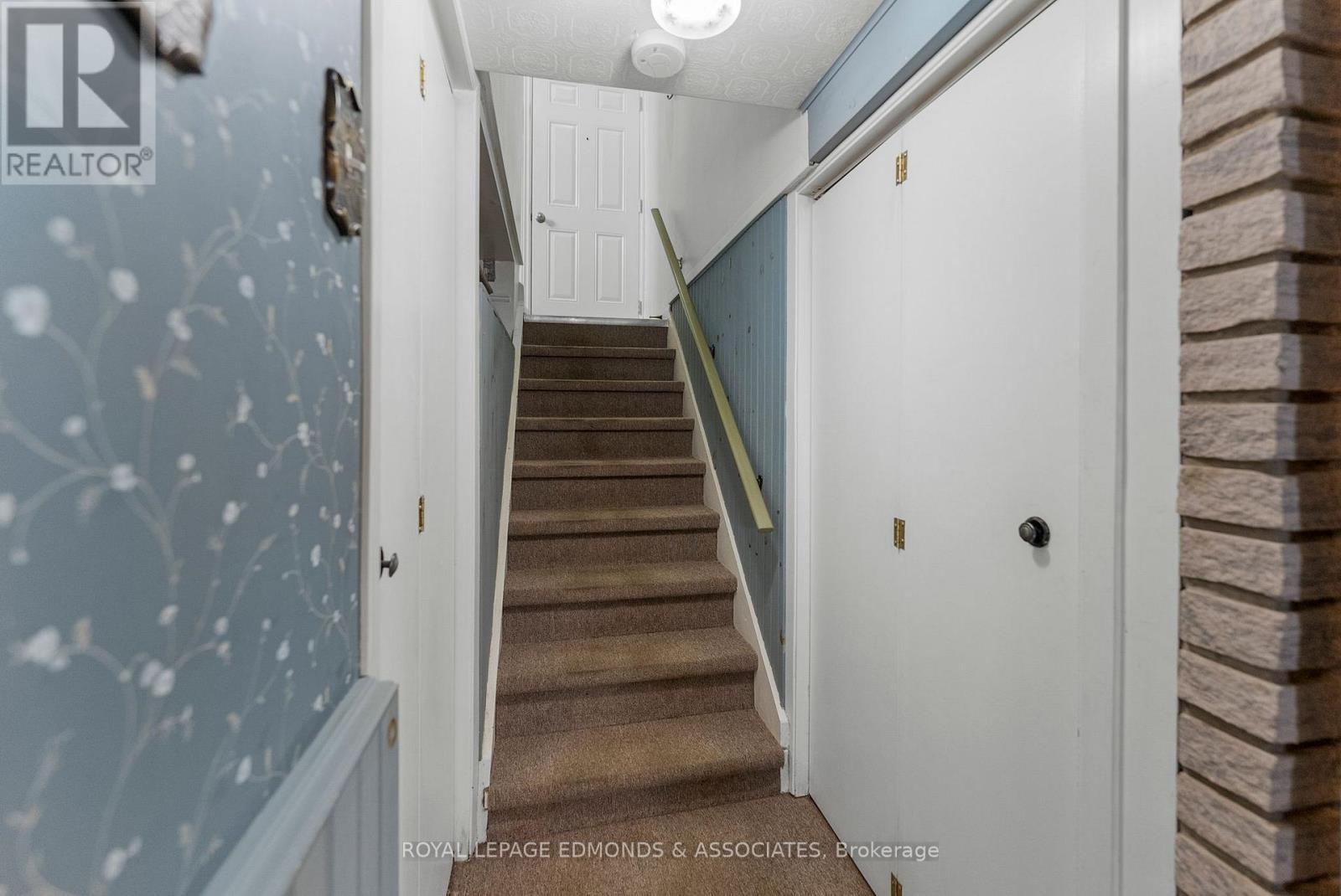 












90 DEACON STREET

,
Pembroke,




Ontario
K8A2J4


