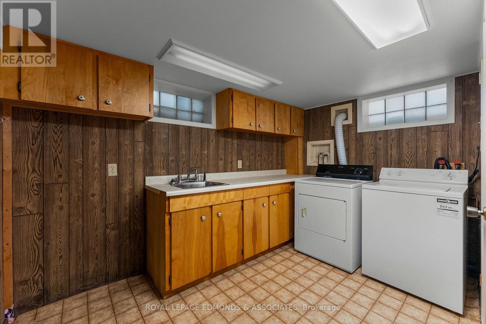 












90 DEACON STREET

,
Pembroke,




Ontario
K8A2J4

