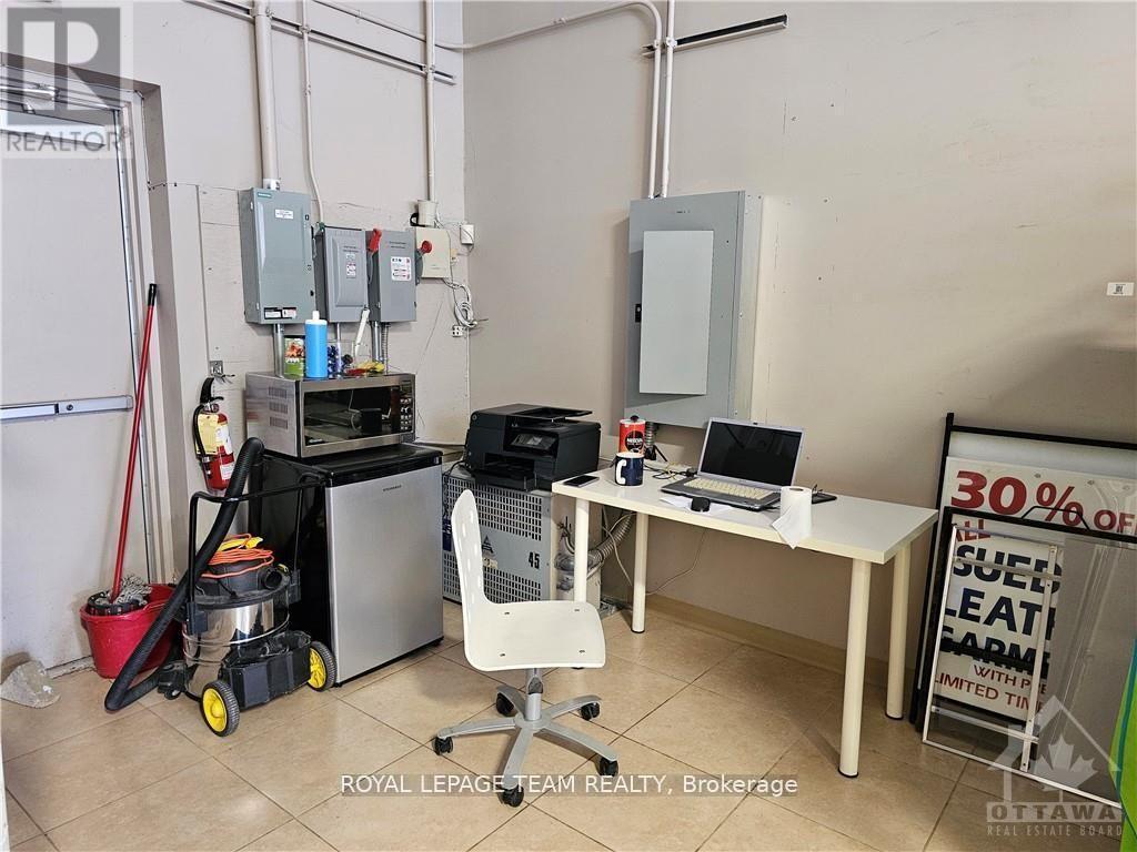 












854 MARCH ROAD

,
Ottawa,




Ontario
K2W0C9

