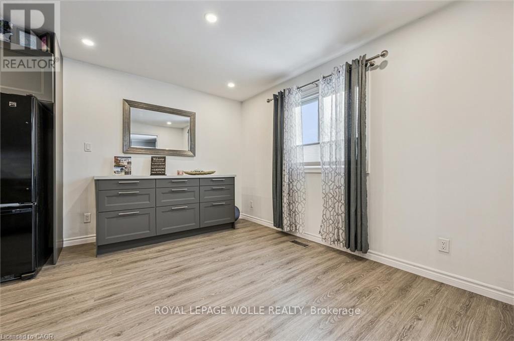 












263 THE COUNTRY WAY

,
Kitchener,




Ontario
N2E2V6

