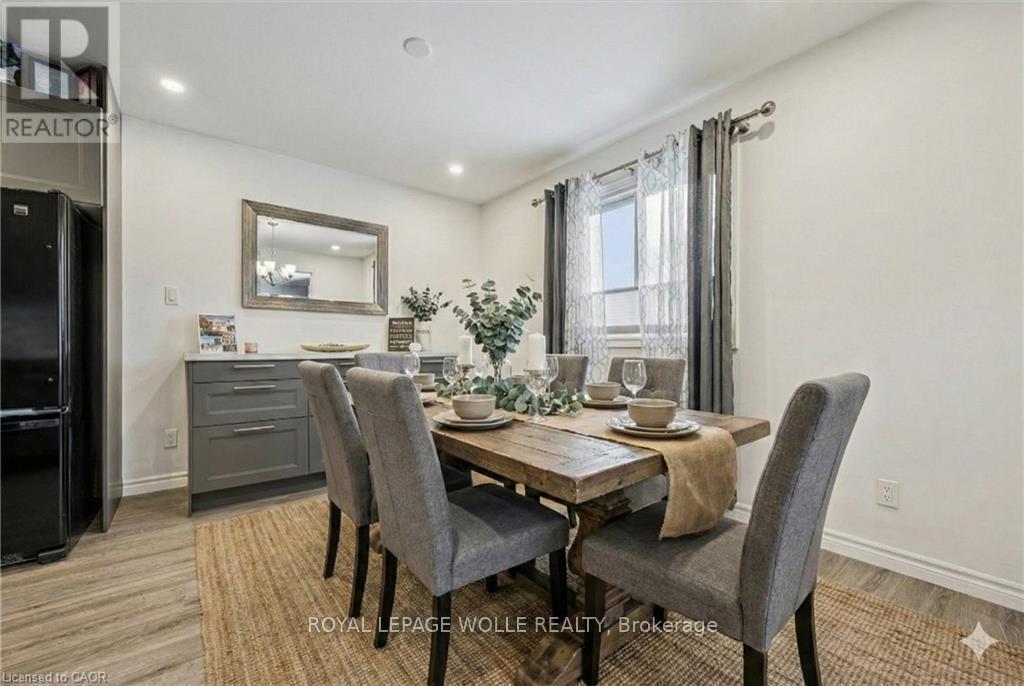 












263 THE COUNTRY WAY

,
Kitchener,




Ontario
N2E2V6

