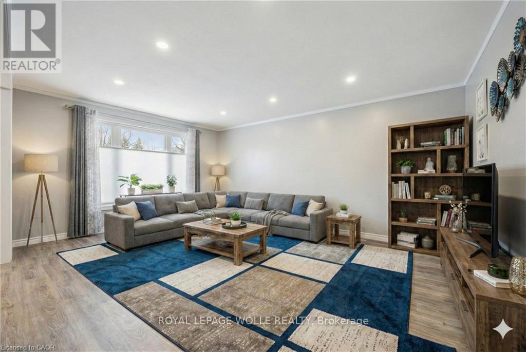 












263 THE COUNTRY WAY

,
Kitchener,




Ontario
N2E2V6

