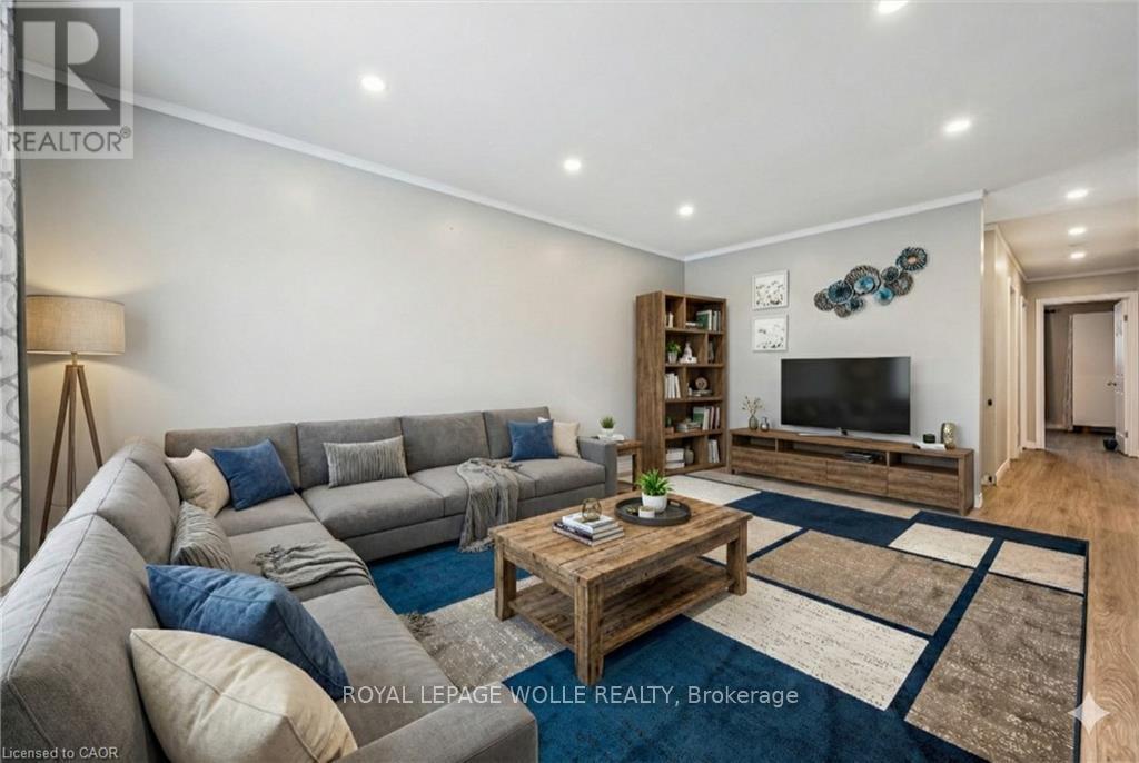 












263 THE COUNTRY WAY

,
Kitchener,




Ontario
N2E2V6

