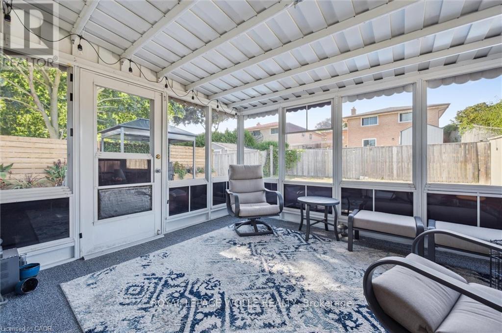 












263 THE COUNTRY WAY

,
Kitchener,




Ontario
N2E2V6

