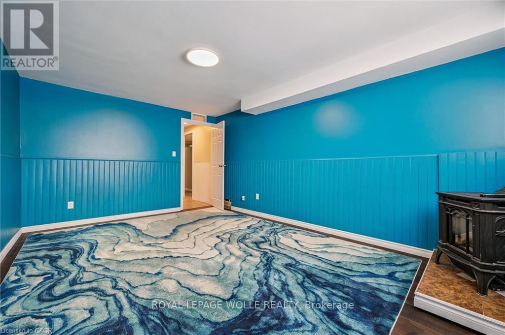 












263 THE COUNTRY WAY

,
Kitchener,




Ontario
N2E2V6

