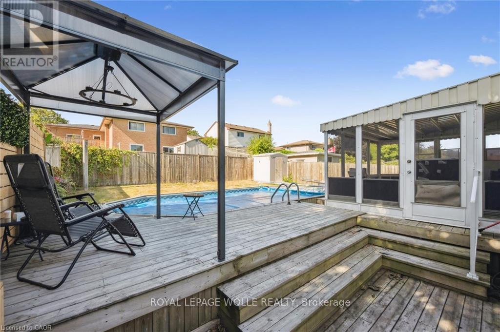 












263 THE COUNTRY WAY

,
Kitchener,




Ontario
N2E2V6

