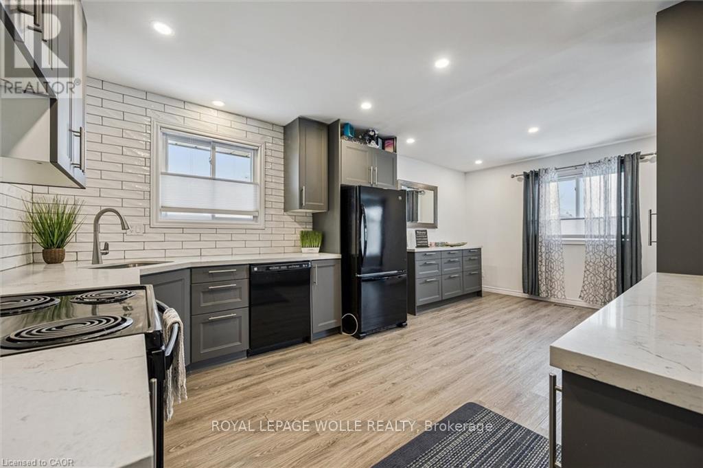 












263 THE COUNTRY WAY

,
Kitchener,




Ontario
N2E2V6

