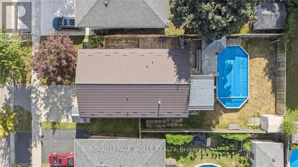 












263 THE COUNTRY WAY

,
Kitchener,




Ontario
N2E2V6

