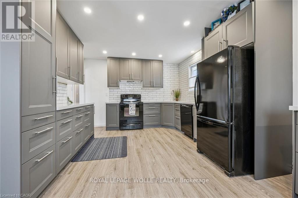 












263 THE COUNTRY WAY

,
Kitchener,




Ontario
N2E2V6

