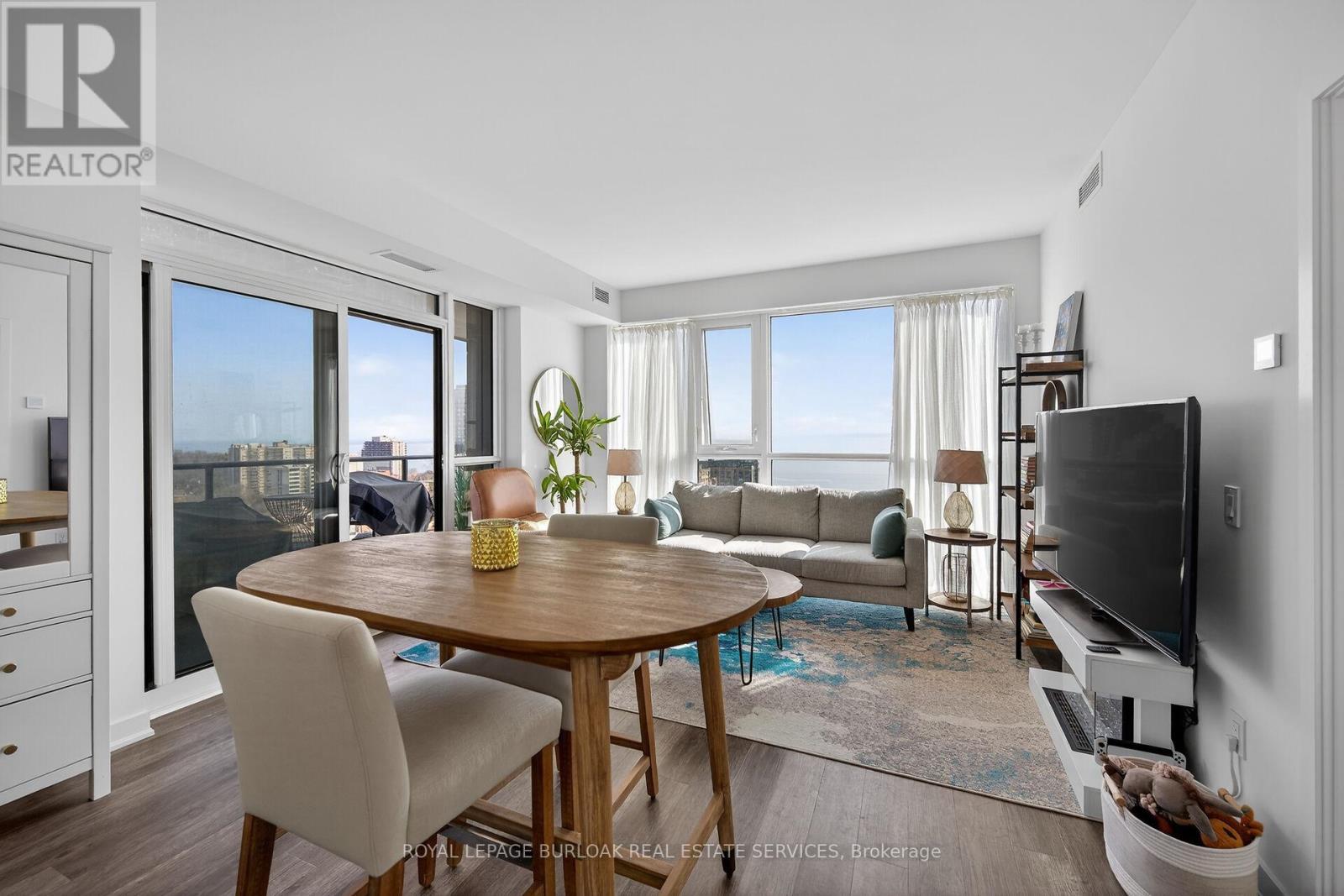 












1503 - 2007 JAMES STREET

,
Burlington,




Ontario
L7R0G7

