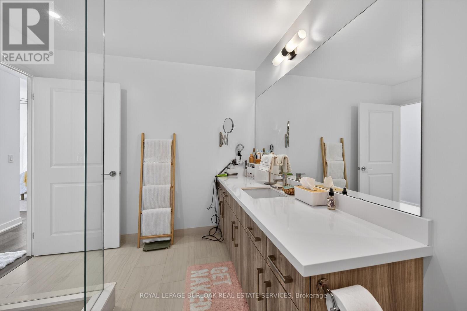 












1503 - 2007 JAMES STREET

,
Burlington,




Ontario
L7R0G7

