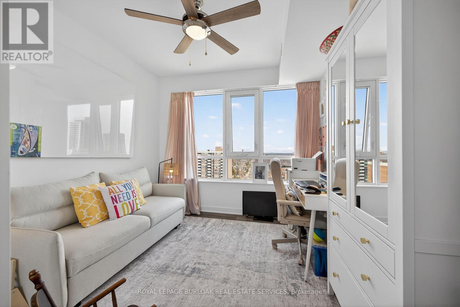 












1503 - 2007 JAMES STREET

,
Burlington,




Ontario
L7R0G7

