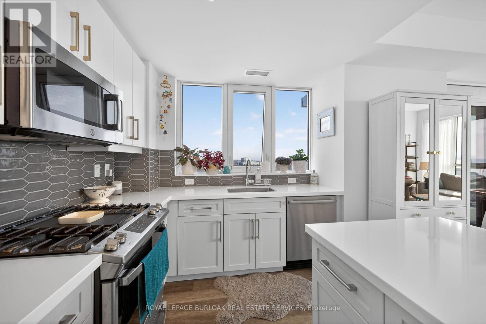 












1503 - 2007 JAMES STREET

,
Burlington,




Ontario
L7R0G7

