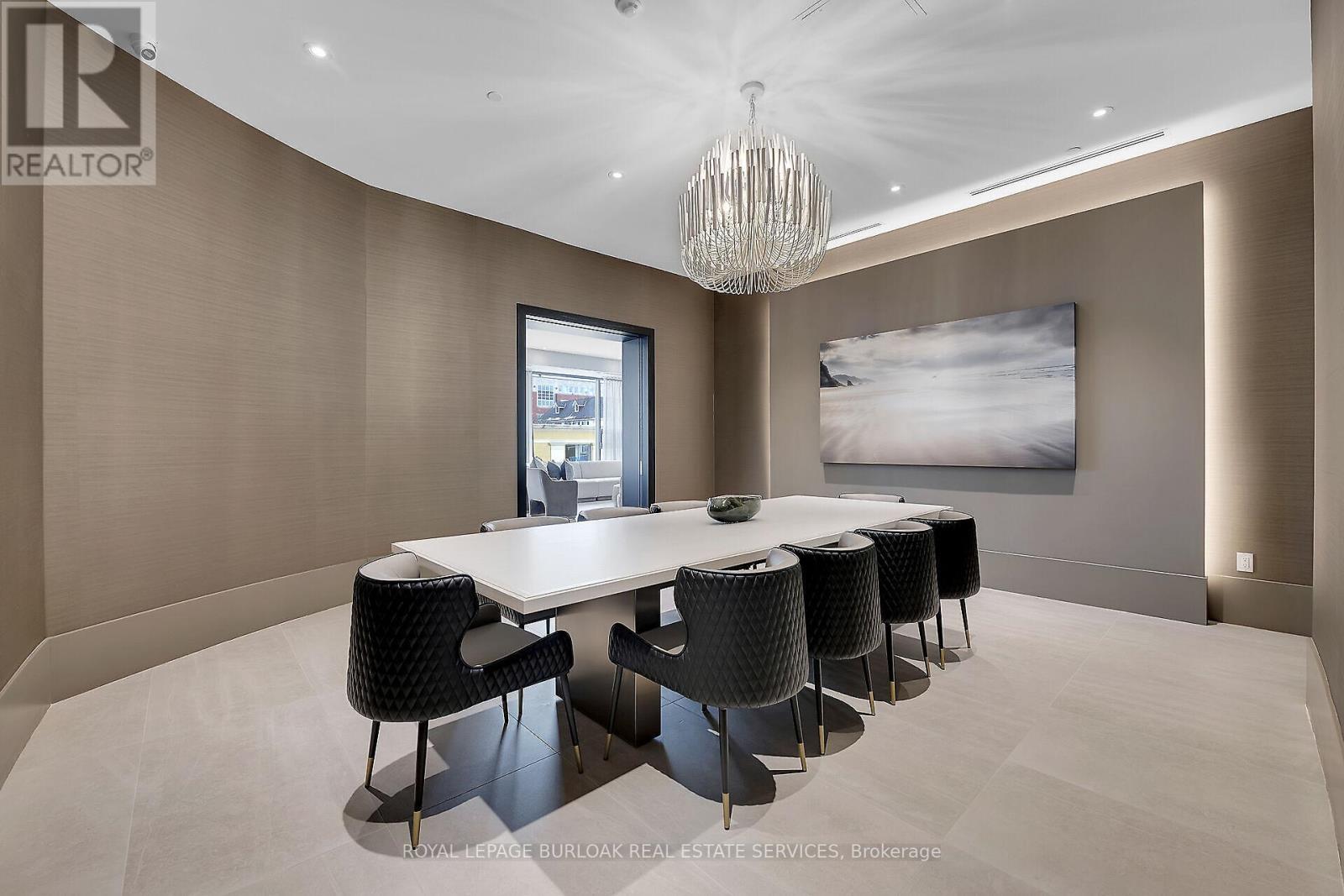 












1503 - 2007 JAMES STREET

,
Burlington,




Ontario
L7R0G7

