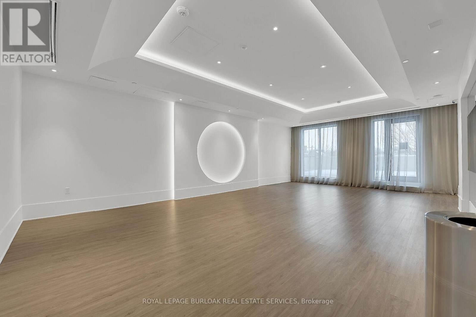 












1503 - 2007 JAMES STREET

,
Burlington,




Ontario
L7R0G7

