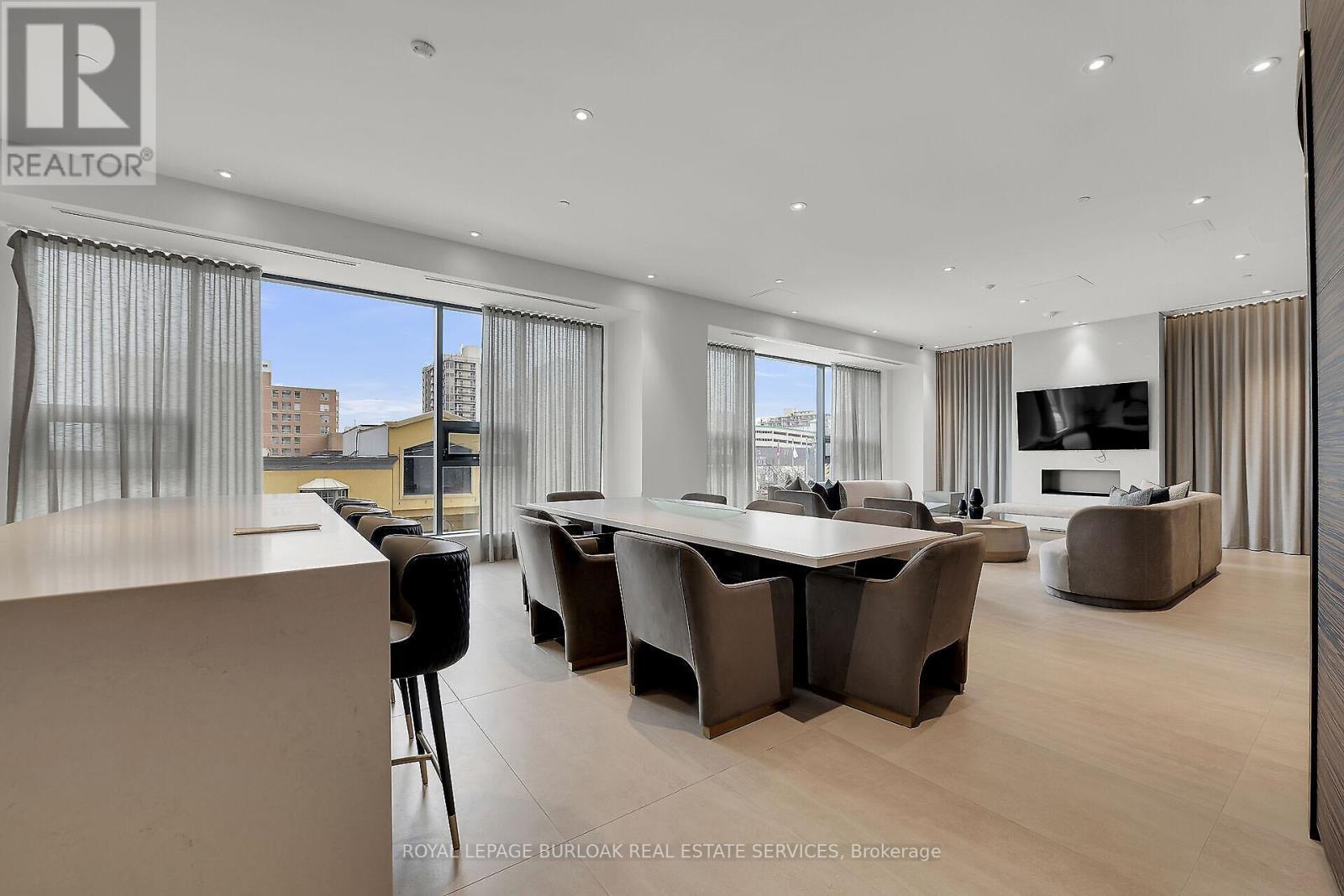 












1503 - 2007 JAMES STREET

,
Burlington,




Ontario
L7R0G7

