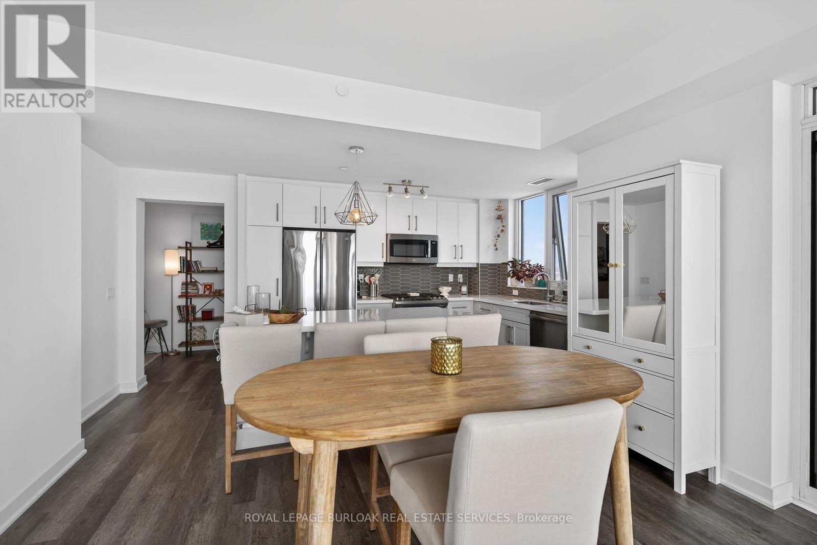 












1503 - 2007 JAMES STREET

,
Burlington,




Ontario
L7R0G7

