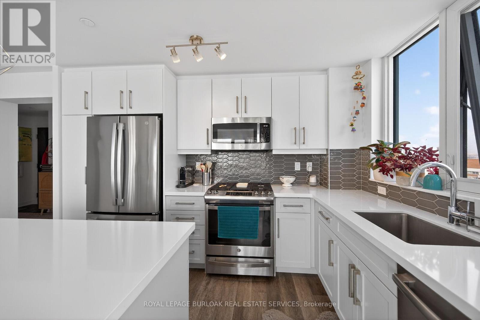 












1503 - 2007 JAMES STREET

,
Burlington,




Ontario
L7R0G7

