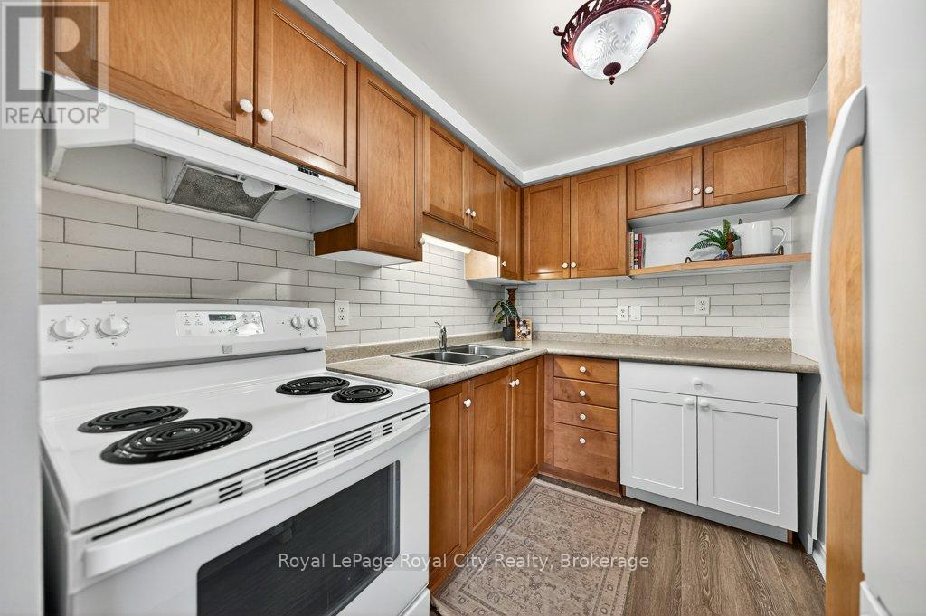 












37 - 66 RODGERS ROAD

,
Guelph (Kortright West),




Ontario
N1G4Y5

