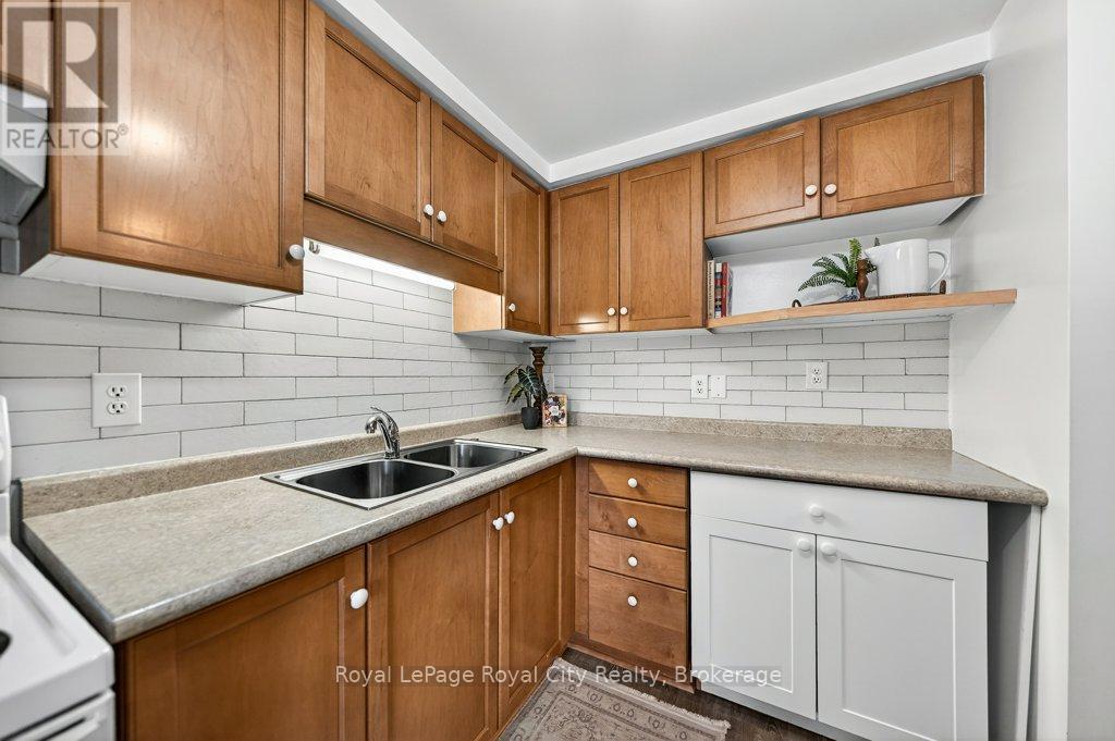 












37 - 66 RODGERS ROAD

,
Guelph (Kortright West),




Ontario
N1G4Y5

