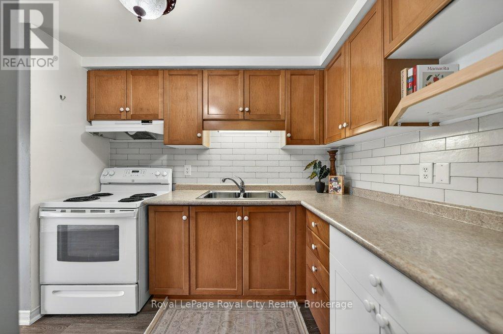 












37 - 66 RODGERS ROAD

,
Guelph (Kortright West),




Ontario
N1G4Y5

