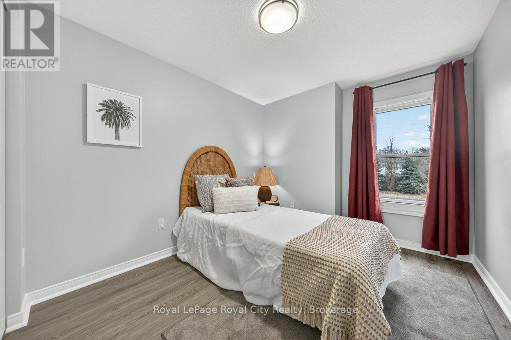 












37 - 66 RODGERS ROAD

,
Guelph (Kortright West),




Ontario
N1G4Y5

