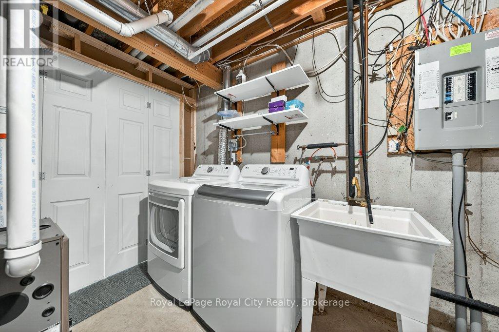 












37 - 66 RODGERS ROAD

,
Guelph (Kortright West),




Ontario
N1G4Y5

