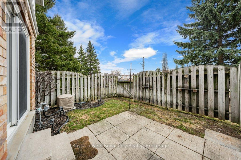 












37 - 66 RODGERS ROAD

,
Guelph (Kortright West),




Ontario
N1G4Y5

