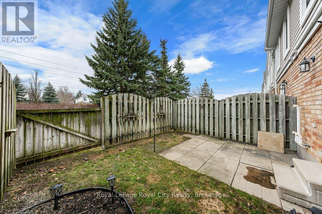 












37 - 66 RODGERS ROAD

,
Guelph (Kortright West),




Ontario
N1G4Y5

