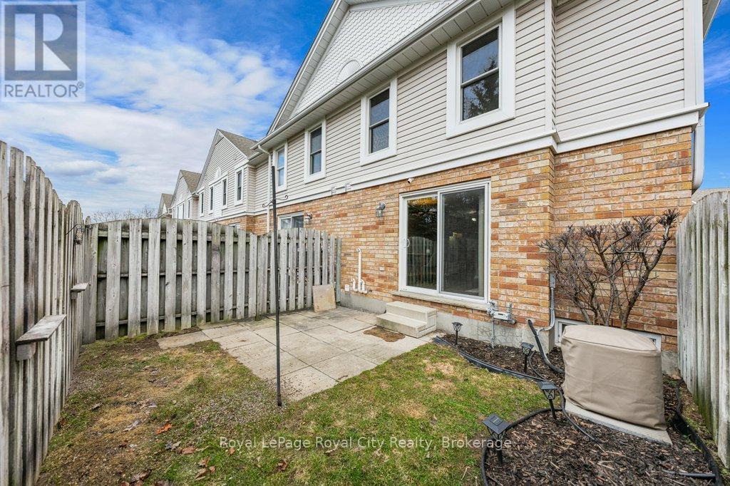 












37 - 66 RODGERS ROAD

,
Guelph (Kortright West),




Ontario
N1G4Y5


