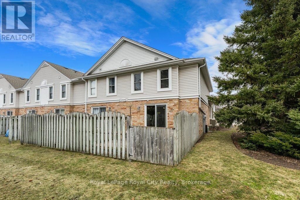 












37 - 66 RODGERS ROAD

,
Guelph (Kortright West),




Ontario
N1G4Y5

