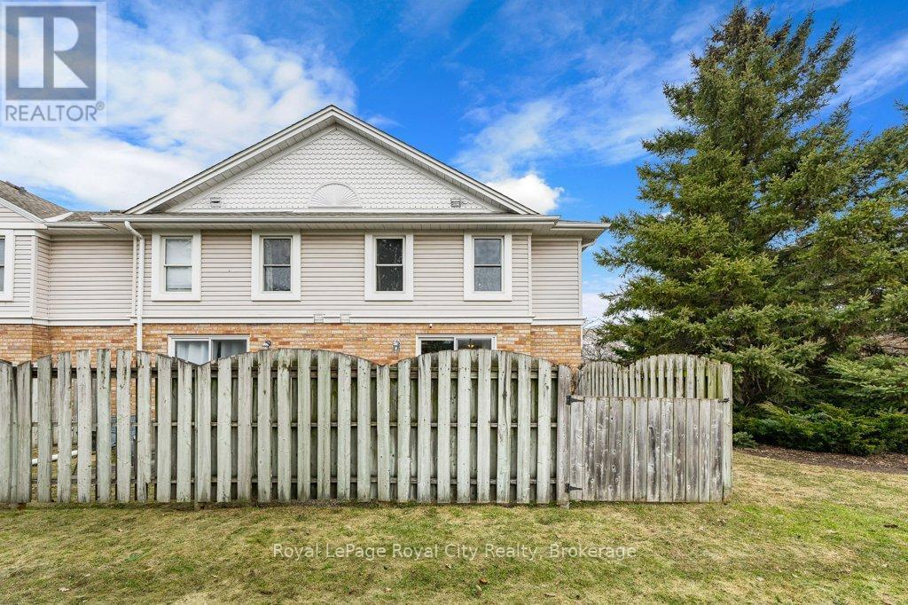 












37 - 66 RODGERS ROAD

,
Guelph (Kortright West),




Ontario
N1G4Y5

