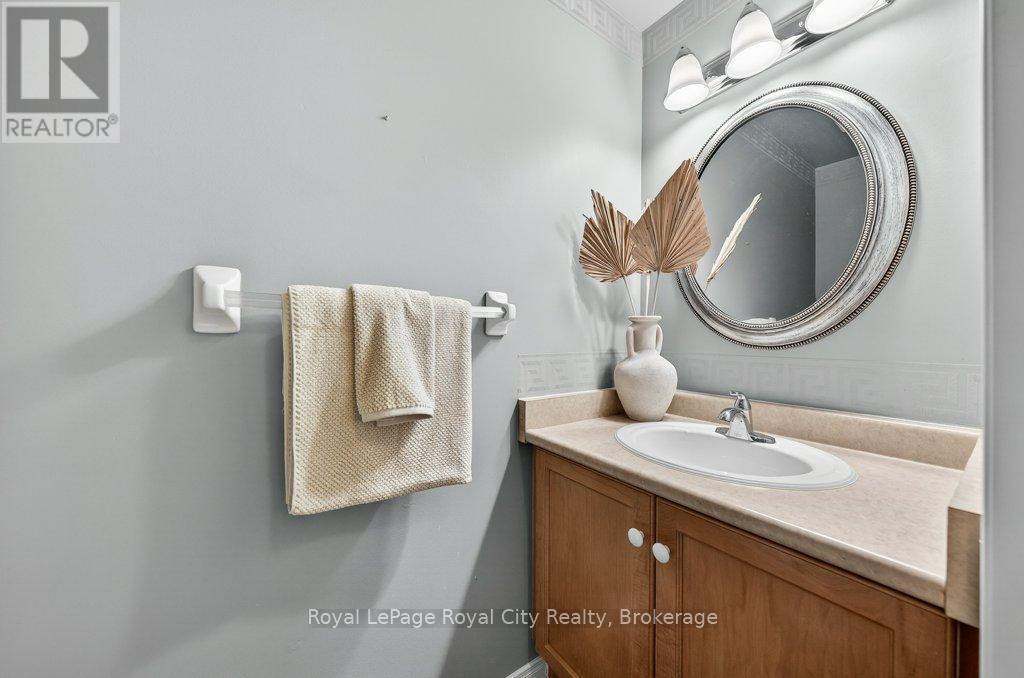 












37 - 66 RODGERS ROAD

,
Guelph (Kortright West),




Ontario
N1G4Y5

