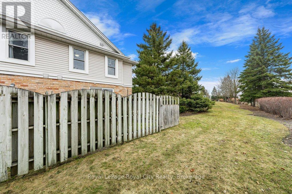 












37 - 66 RODGERS ROAD

,
Guelph (Kortright West),




Ontario
N1G4Y5

