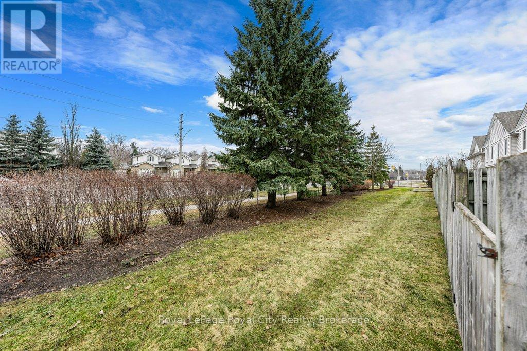 












37 - 66 RODGERS ROAD

,
Guelph (Kortright West),




Ontario
N1G4Y5

